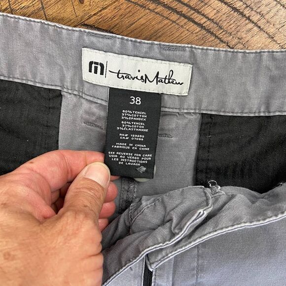 TRAVIS MATHEW cargo khaki shorts 38 - Picture 6 of 6
